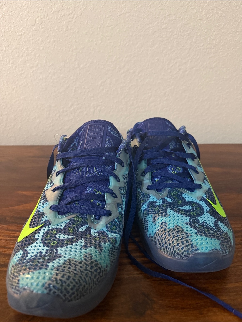 Nike Metcon 6 Blue Patterned Paisley Sneakers with Neon Yellow